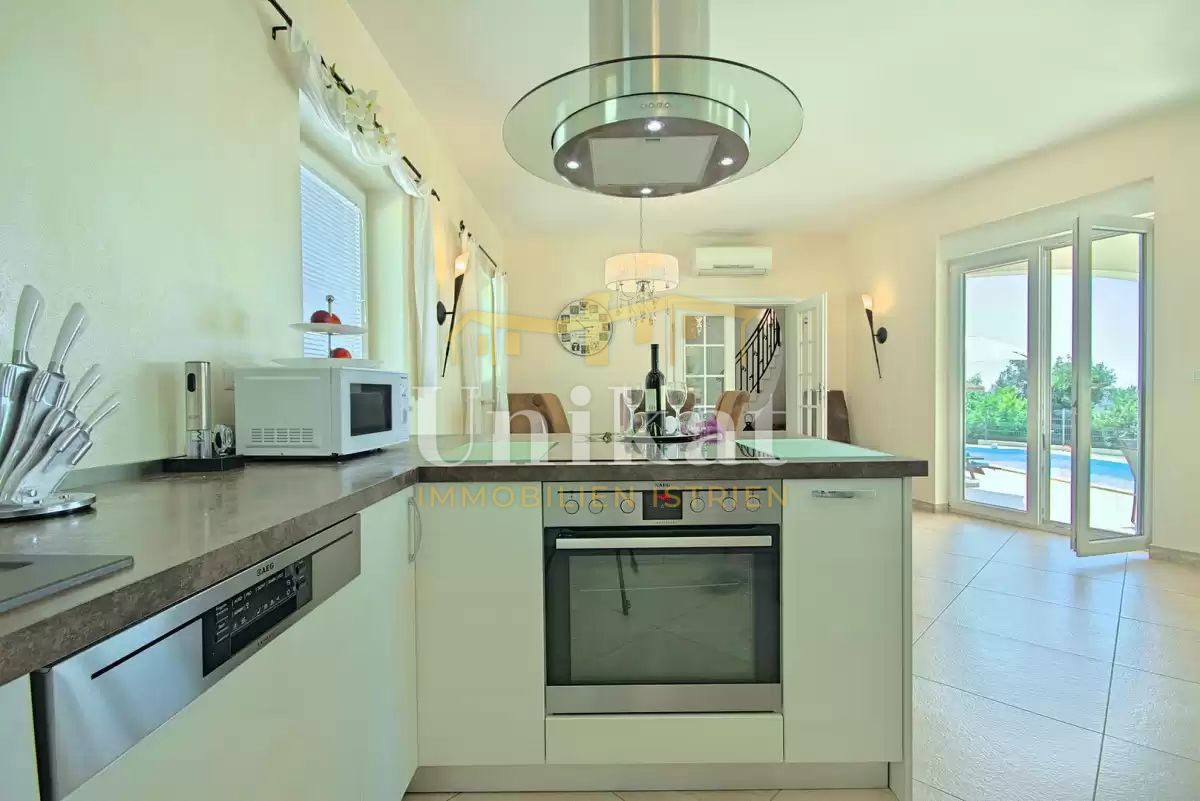 Luksuzna vila s fantastičnim pogledom na morje